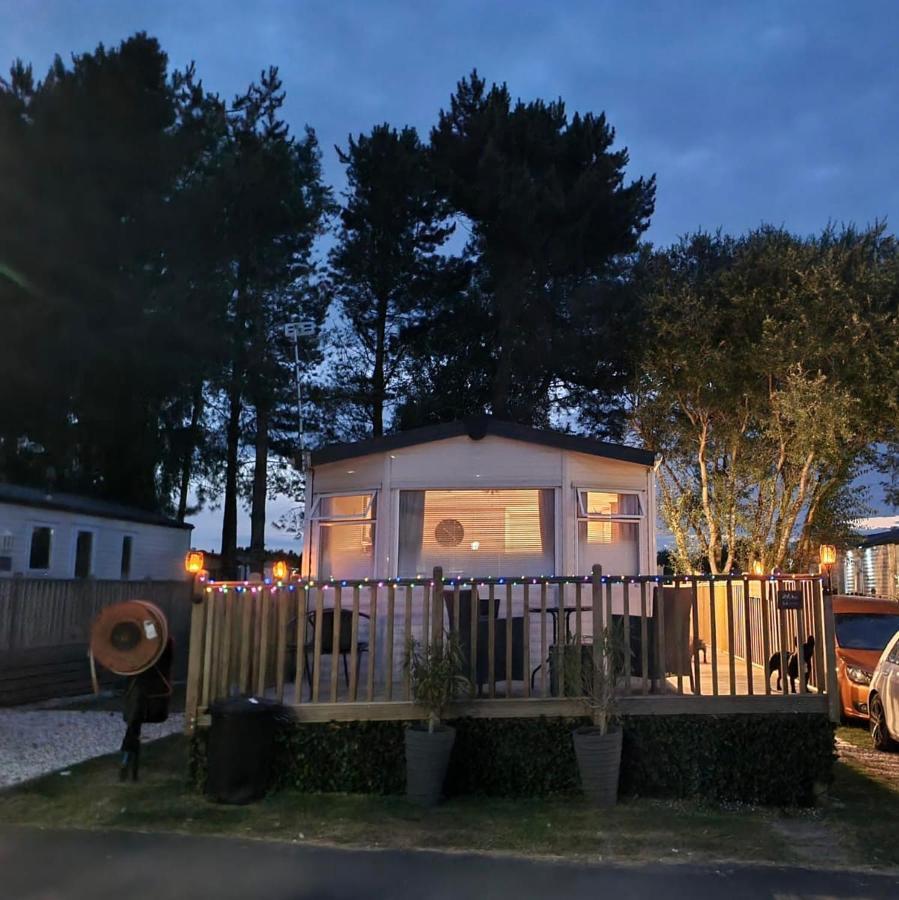 The Hygge Retreat At 7 Lakes Country Park, Lincolnshire Crowle (Lincolnshire) Exterior photo