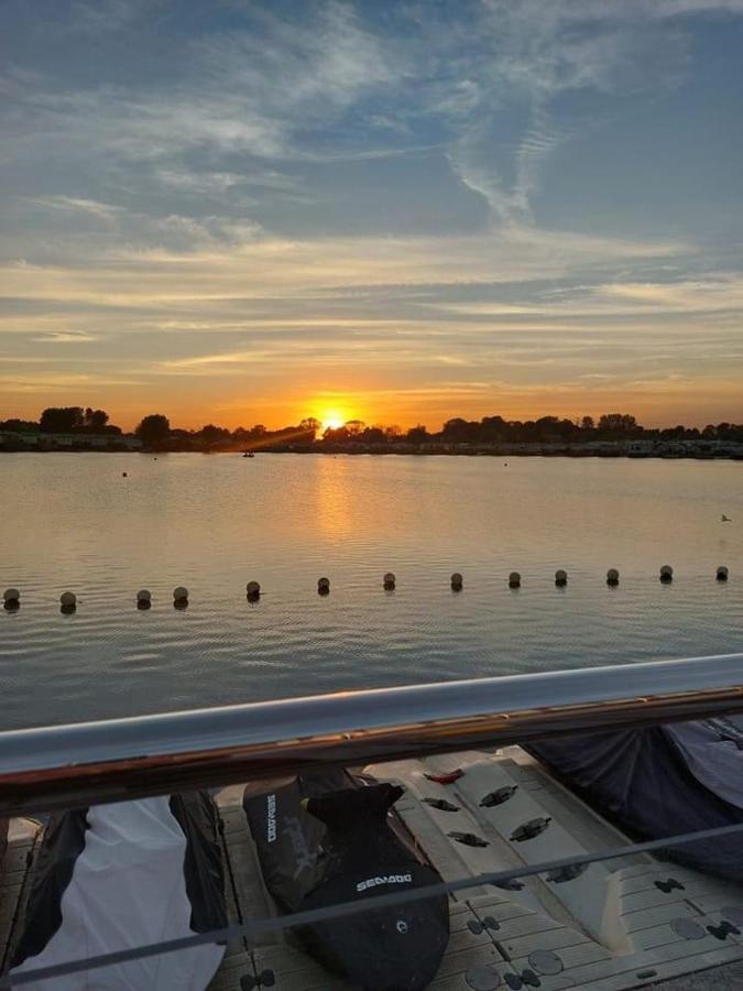 The Hygge Retreat At 7 Lakes Country Park, Lincolnshire Crowle (Lincolnshire) Exterior photo